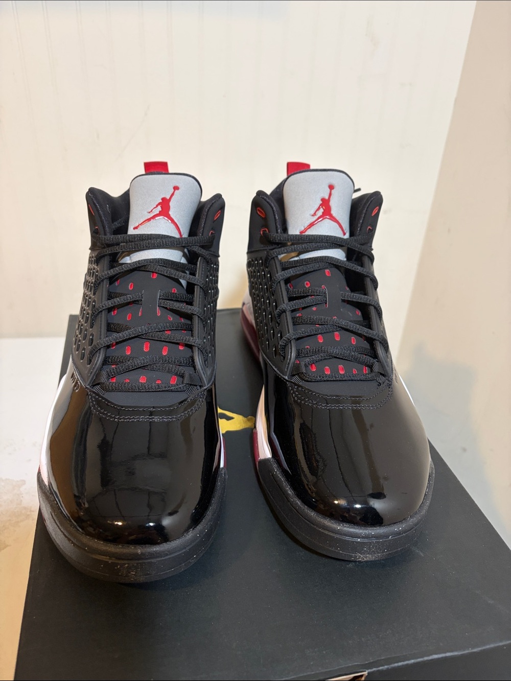 Jordan Maxin 200 Brand New with box - Black/Red/White